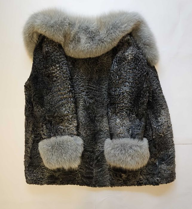 Haina din blană Astrahan