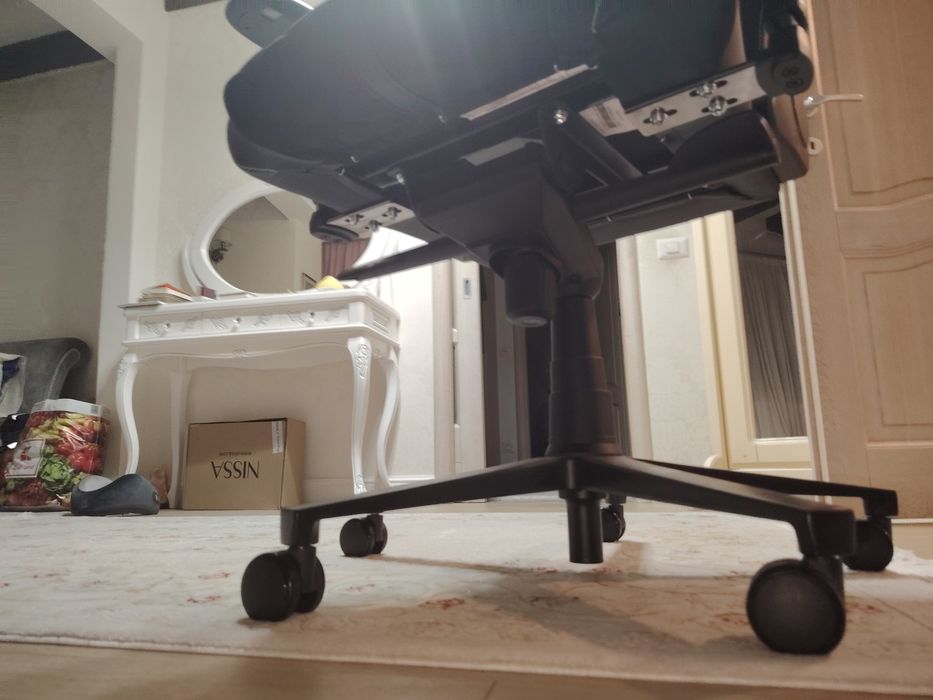 Scaun de gaming de piele ecologica Razor Enki