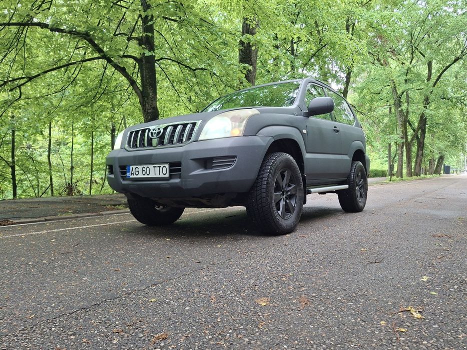 TOYOTA Land Cruiser  j 120 Autoutilitară
