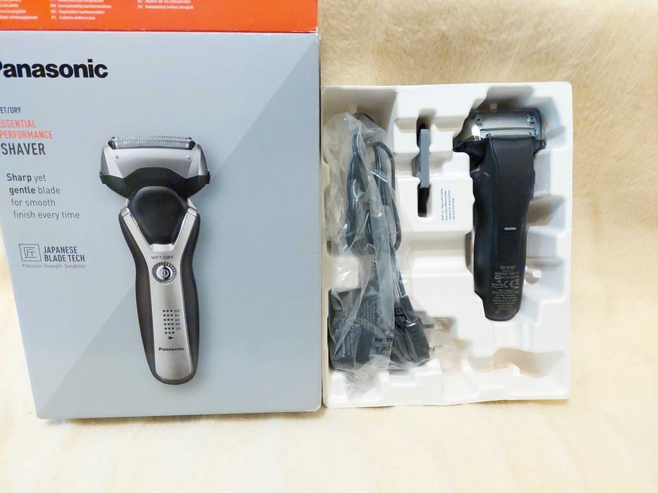 Aparat de ras Panasonic ES-RT67, Lavabil, LED, Garanție Emag