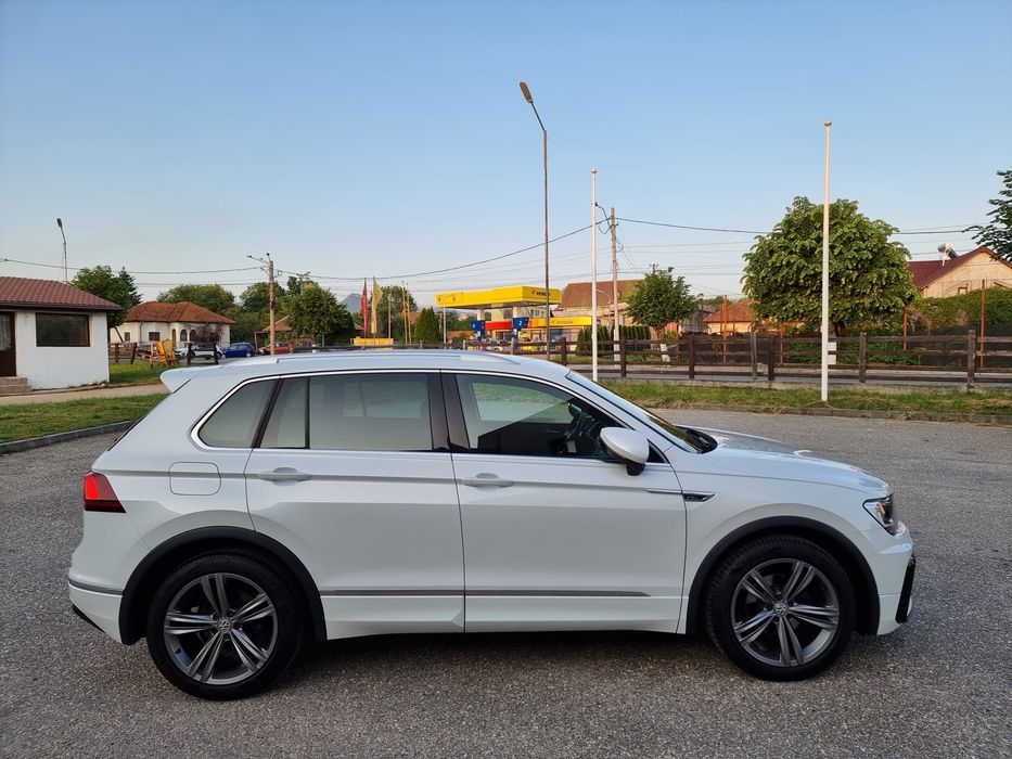 Vw Tiguan 3xR Line •4x2 •Bord Virtual • 2 L •Alb perlat •Privat German
