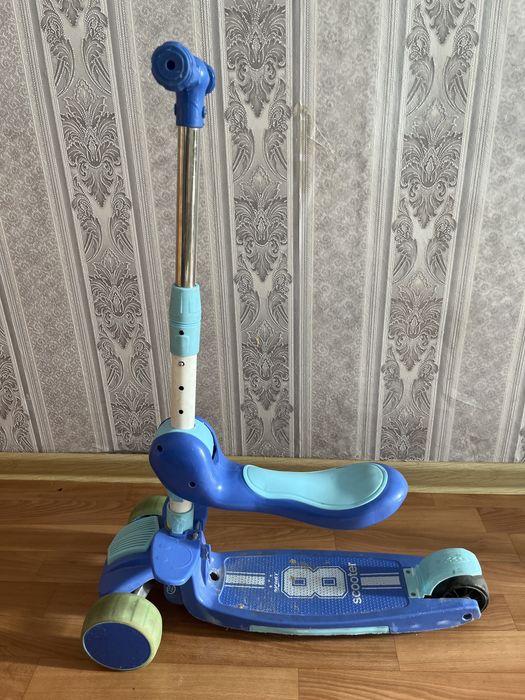 Детский самокат продается