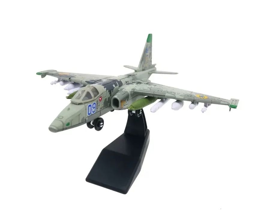 Модел на  СУ-25 1/72 на украинските ВВС