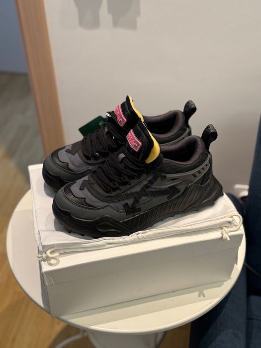 Off white Odsy 1000
