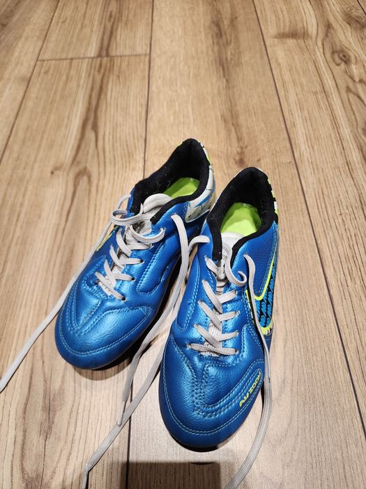 Продам футбольные бутсы на мальчика