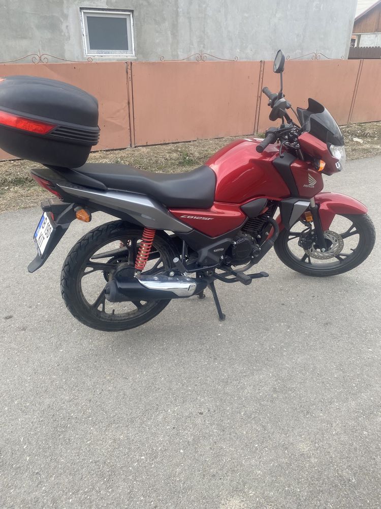 Honda CB 125 F, an 2022 , unic proprietar , km 2500 , in garantie