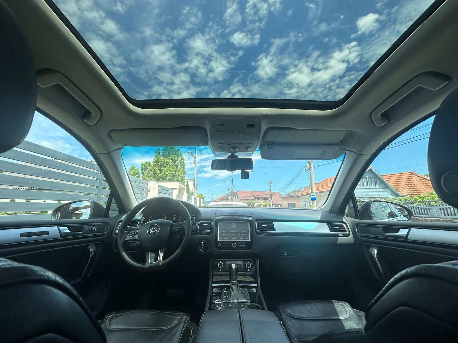 VW Touareg  3.0TDi An 2012
