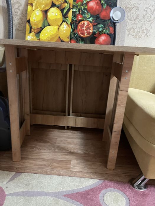 Продам стол книжка