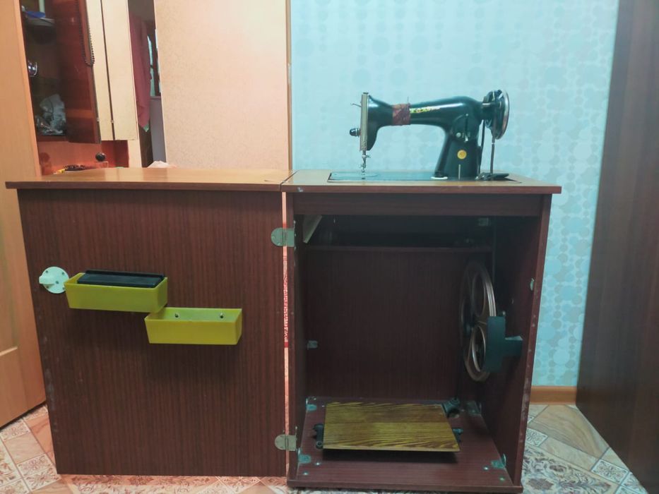Продам швейную машинку