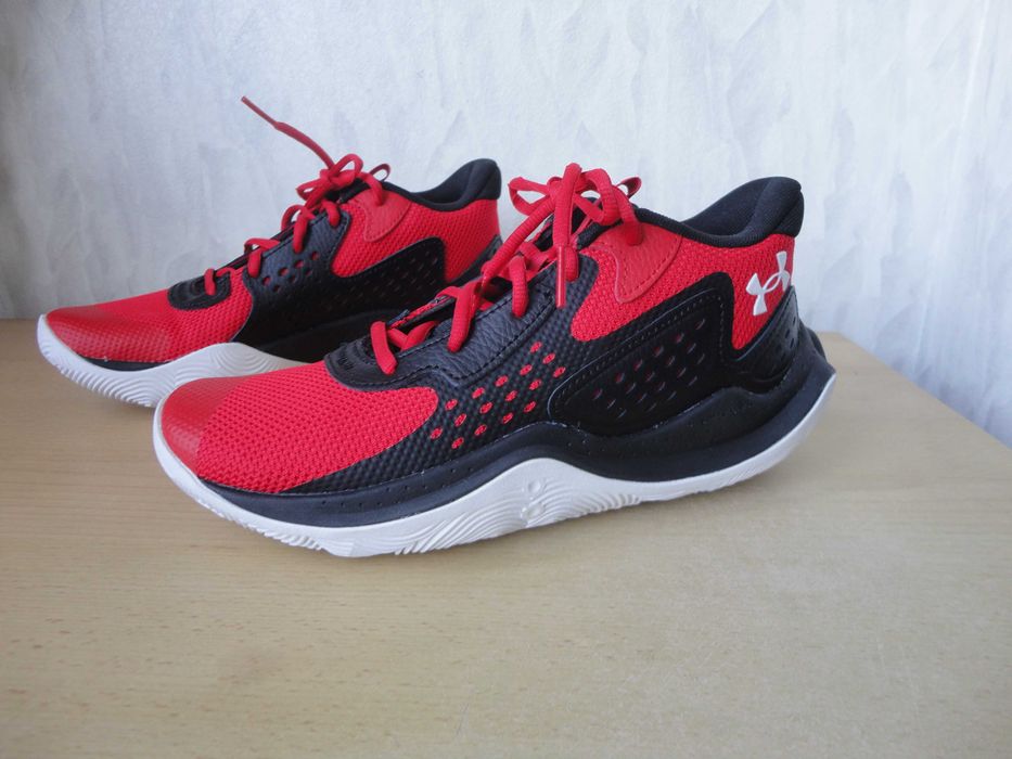 N40 Under Armour/нови кецове