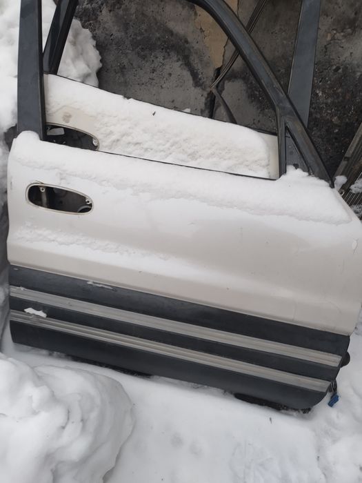 Продам двери на РАФ 4