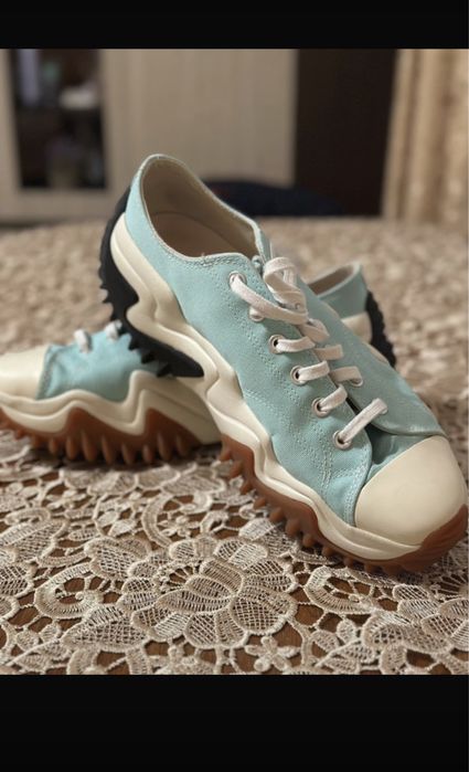 Tenisi converse ca noi