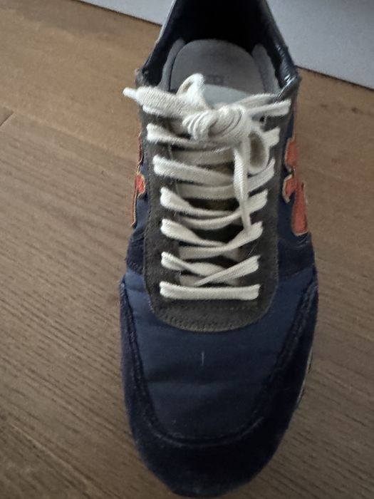 Vand adidasi Boss si Premiata marimea 43.