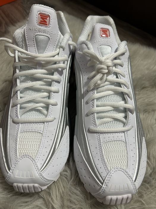 Nike Shox  R4 Nr 42.5