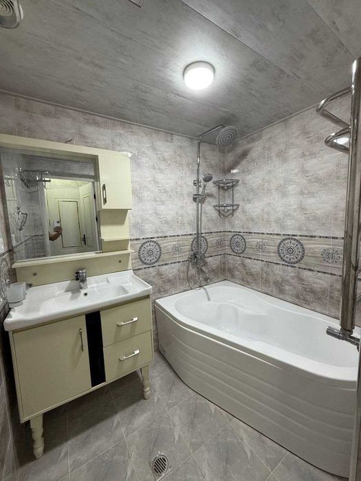 Vagzal hududida kvartira zudlik bilan sotiladi!