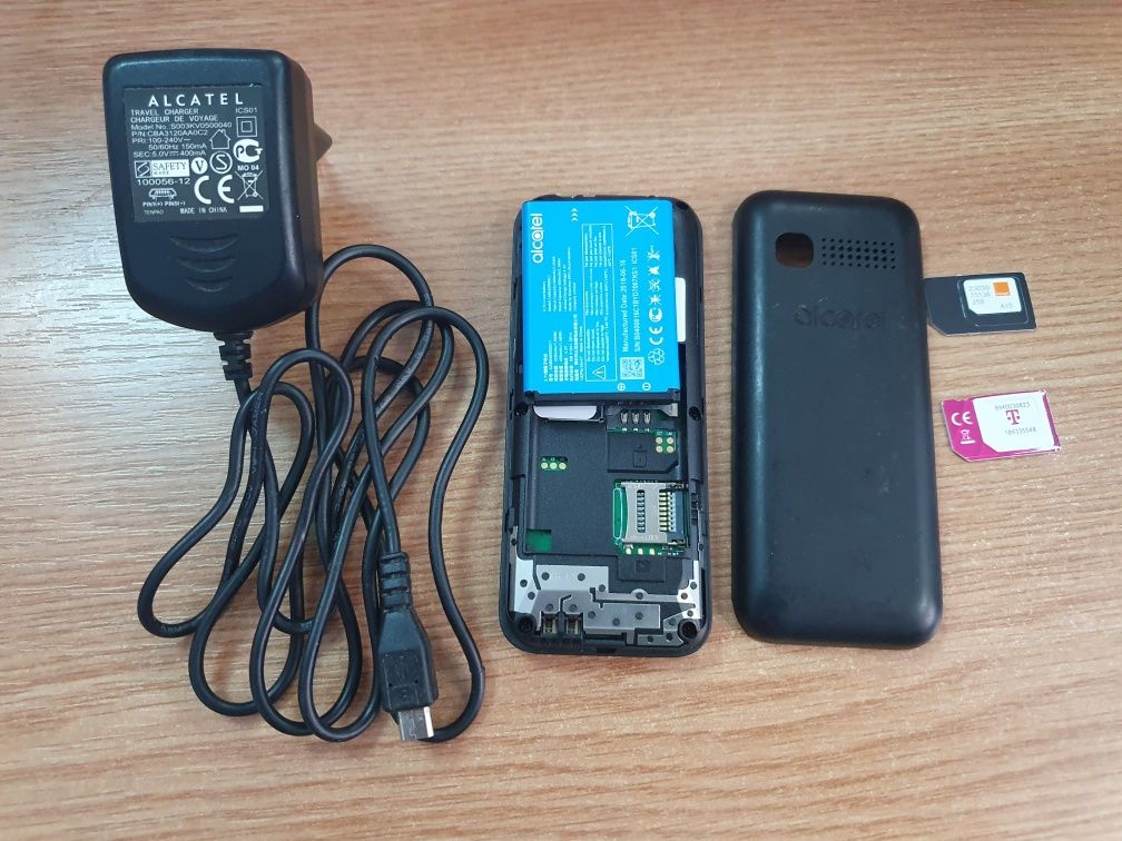 Telefon Alcatel 1066 butoane seniori lanterna radio FM necodat