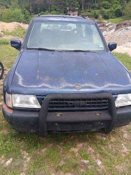 Опел Фронтера на части