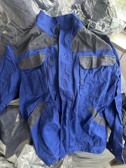 Pantaloni, bluze si geci  noi de munca