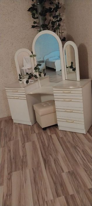 Гарнитур спальный