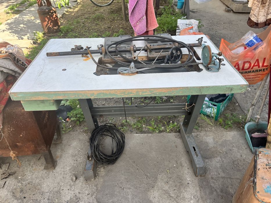 Стол швейный продам