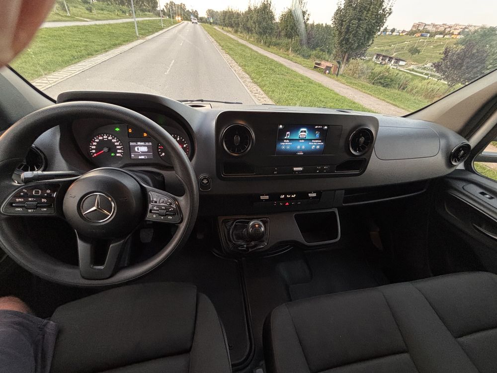 Mercedes sprinter 907 autoplatforma BA14 transport vehicule