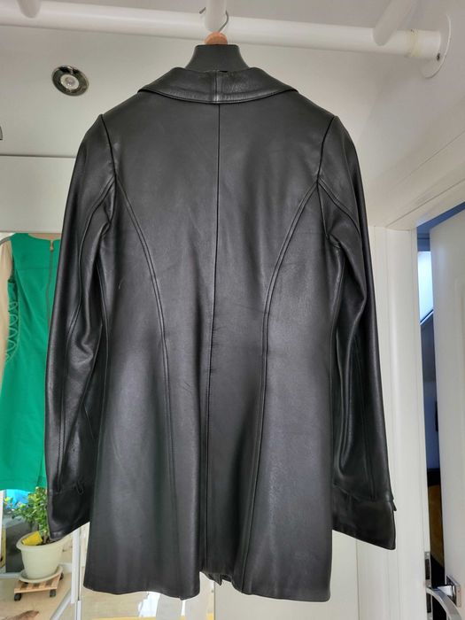 Haina neagra-dama-piele naturala , mar. 40 (cu gaici pentru blana)