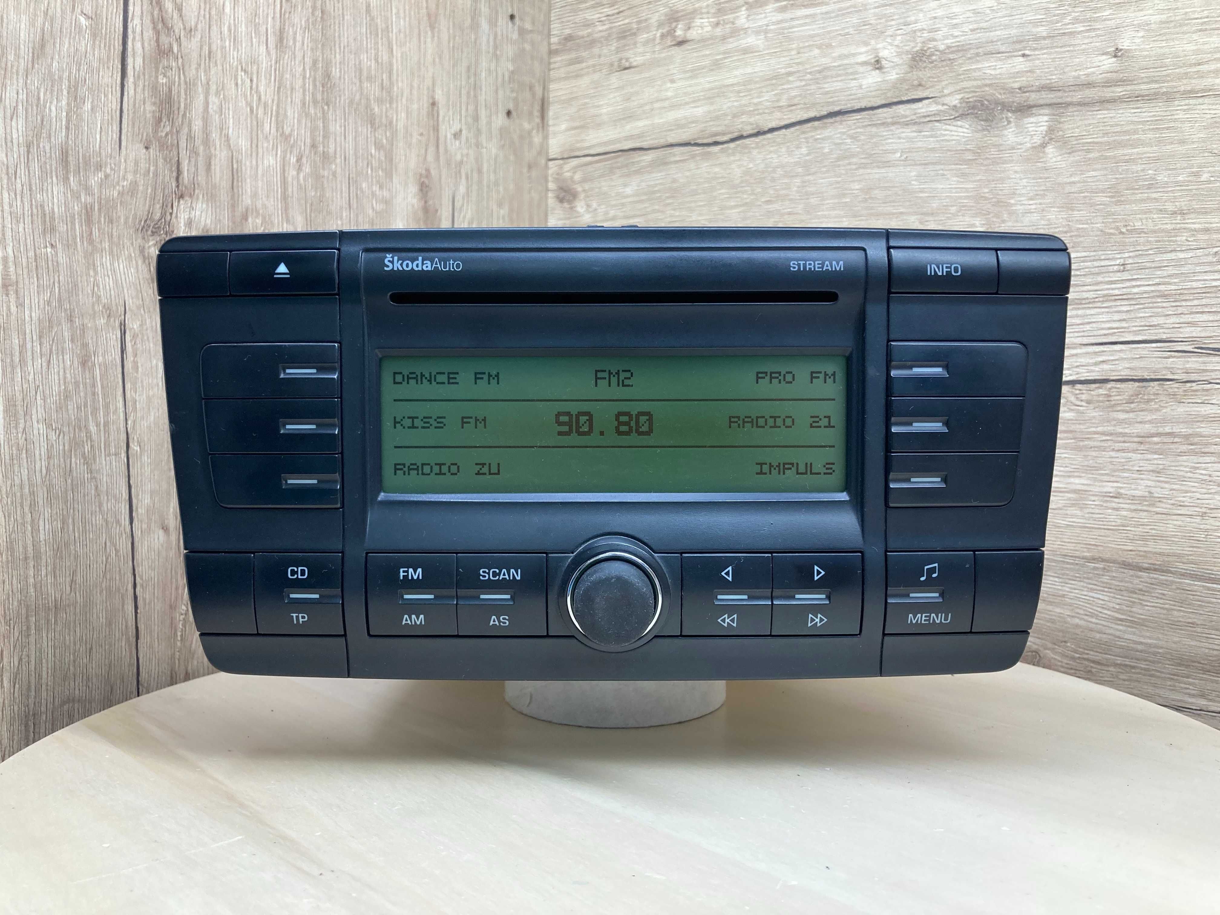 Radio CD player casetofon DANCE STREAM Skoda octavia fabia superb yeti