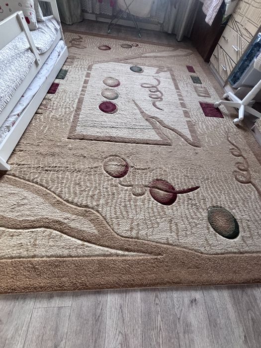 Ковер для зала хорошем состояний