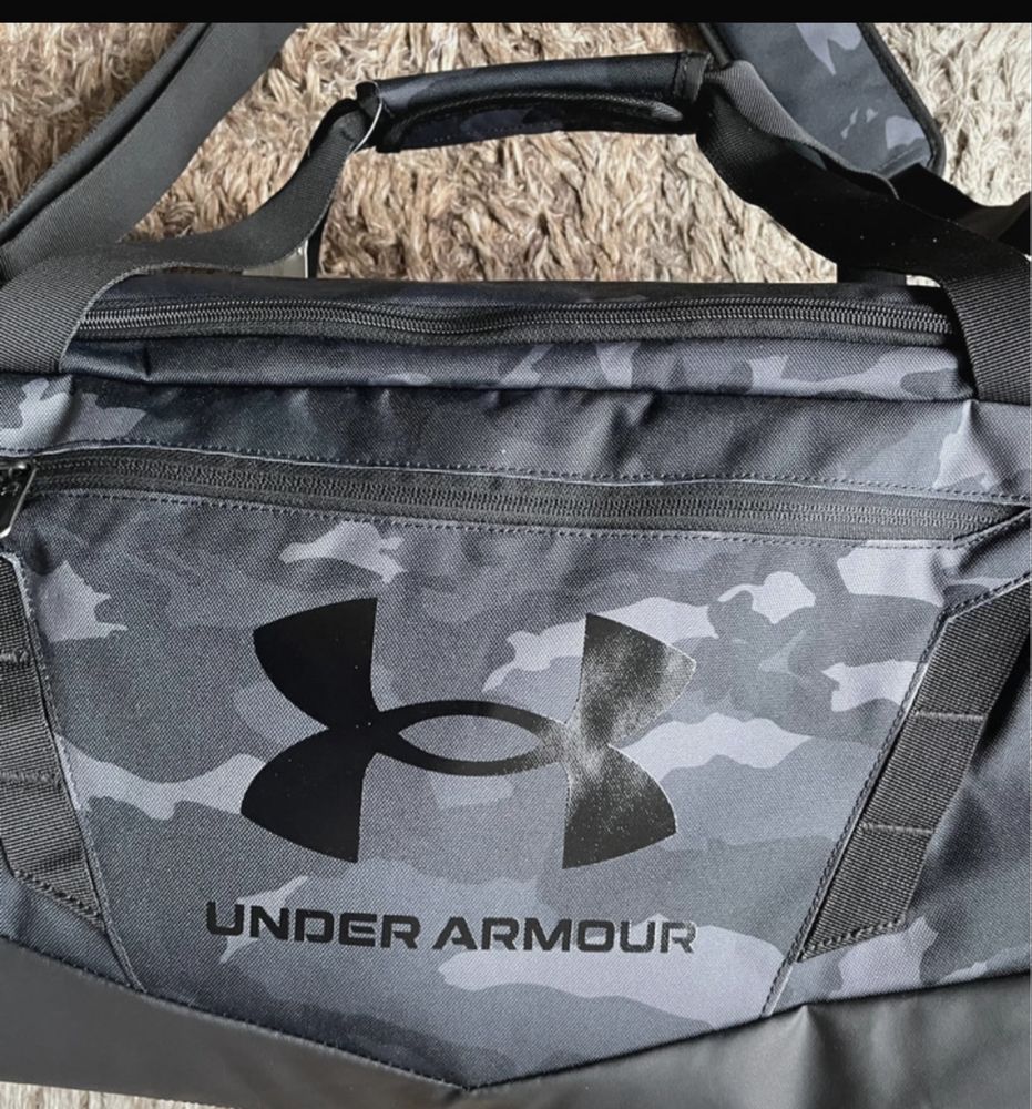 Geanta sport Under Armour pt transport sala voiaj camo/camuflaj