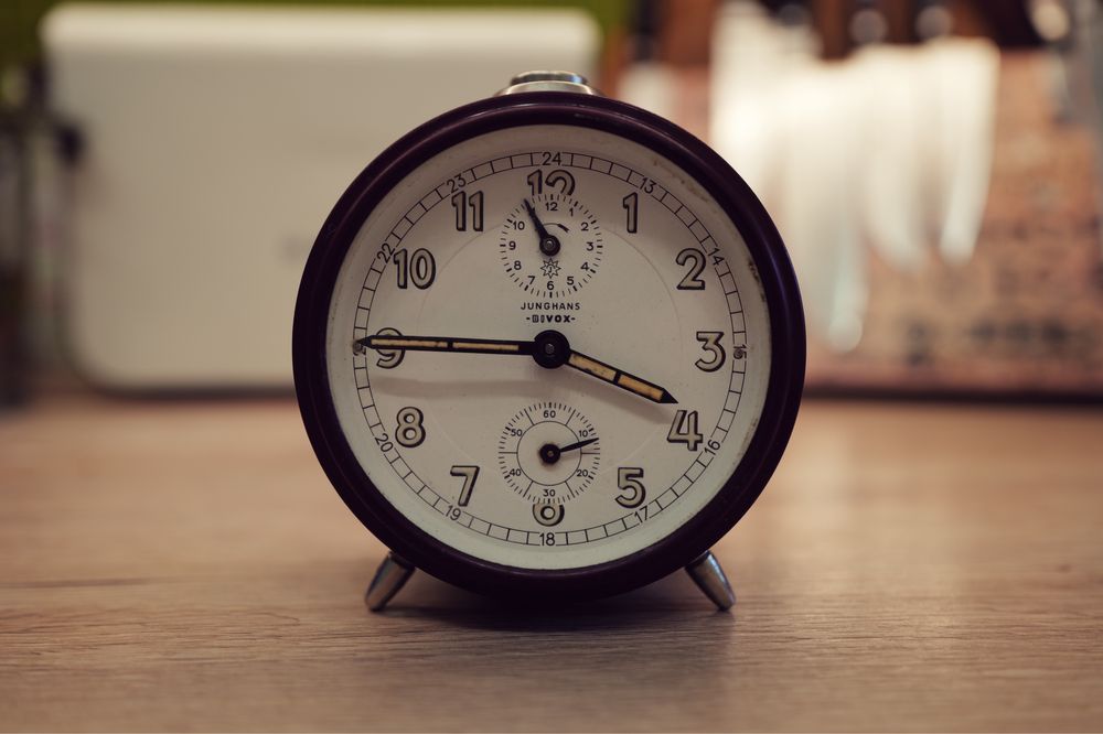 Ceas de masa JUNGHANS Bivox alarma tritium mitar