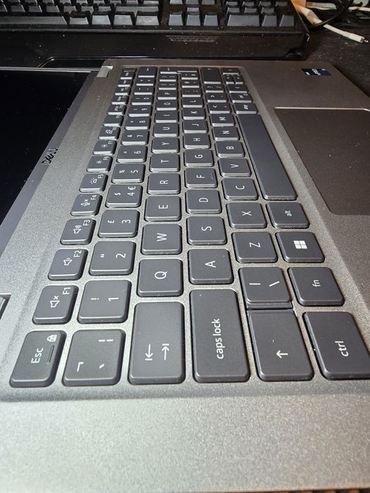 НЕРАБОТЕЩ Dell Latitude 5430 - Core i5-12th Gen - NO RAM - NO SSD