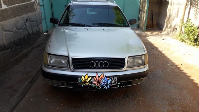 Продавец Audi C4 в хорошем состоянии