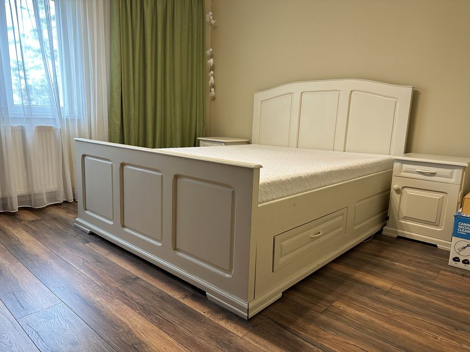 Mobila dormitor (pat, 2 noptiere, comoda, dulap)