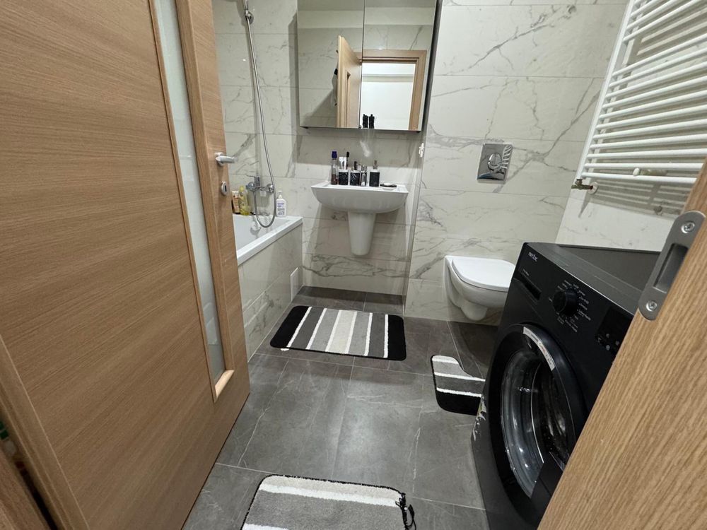 Vand apartament la 2 minute de mall coresi