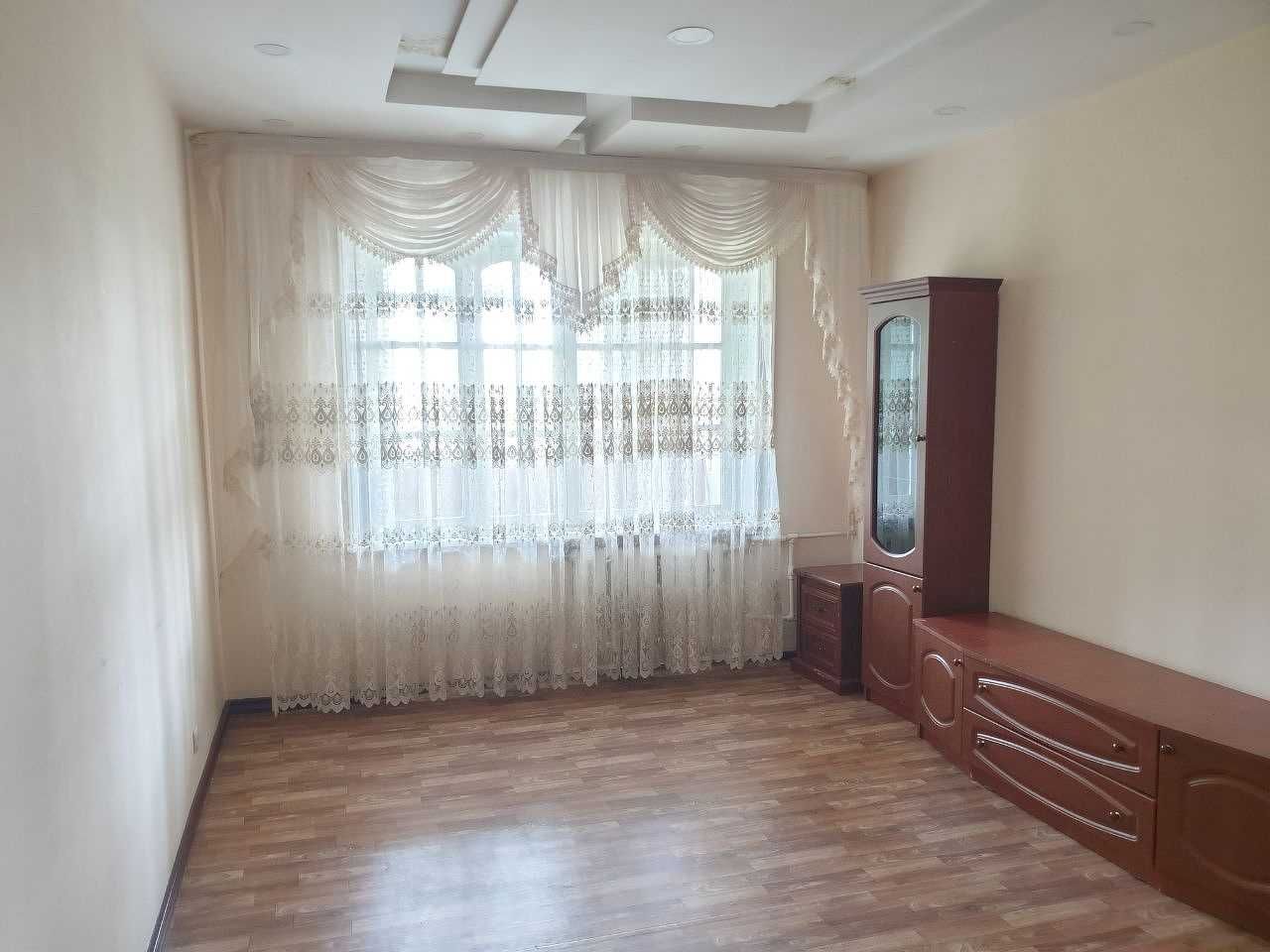 Срочно продаю 77 серия в центре Хамза, сзади Новза мечеть 4-ком (157)