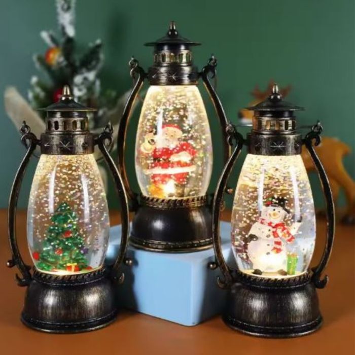 Ретро LED коледен фенер с падащ сняг – магическа светлина и празничен