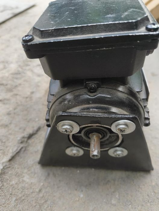 Vind motor electric   o,12 Kw ,0,09 Kw 230/380 v