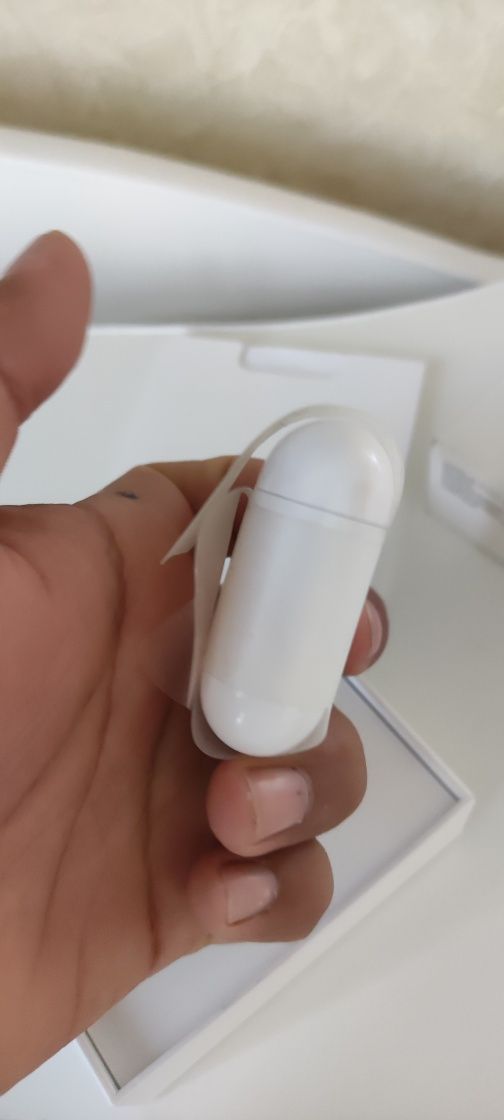 Продам кейс от airpods 2 оригинал