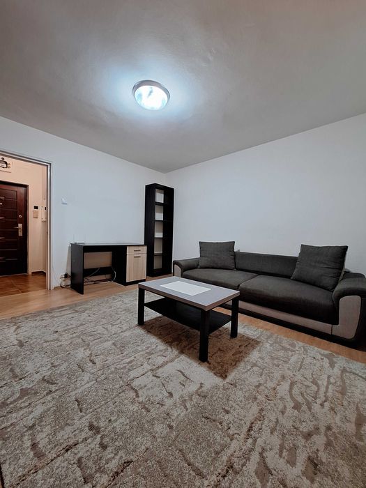 Garsoniera Titan - Metrou