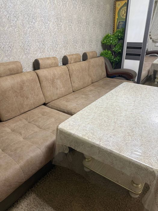 Срочно продаю новый уголок мебели