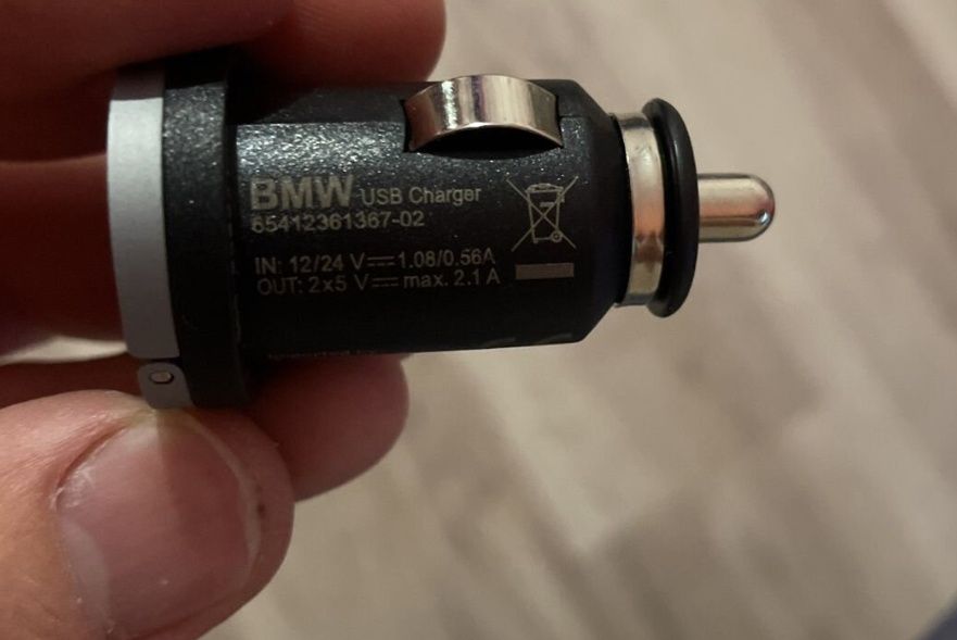 Зарядно устройство BMW на 2 usb