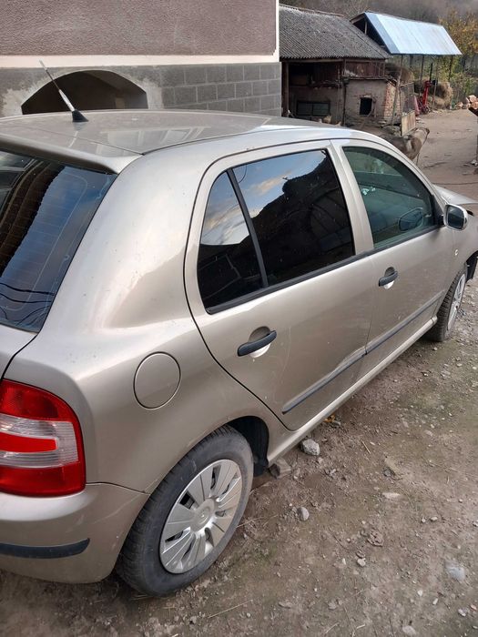 Vand Skoda Fabia 1.2 benzina 2006 pt rabla sau piese