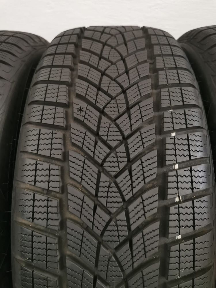 Set Anvelope Cauciucuri Goodyear 215/50R19 M+S Originale ca noi Cu 8mm