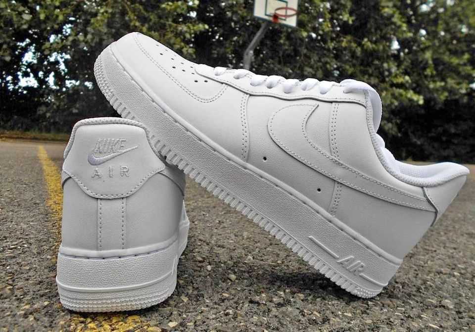 Adidasi Nike Air Force 1 De Dama si de Barbati