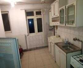 Dau in chirie apartament 2 camere in centru