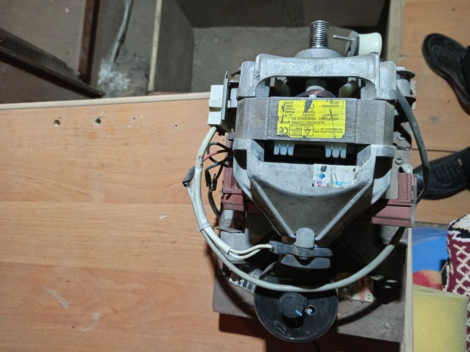 Продаю двигатель от стиральной машины