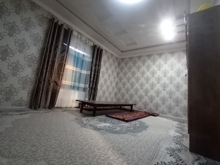Hovli sotiladi maydoni 6 sotik 7ta xona bor
