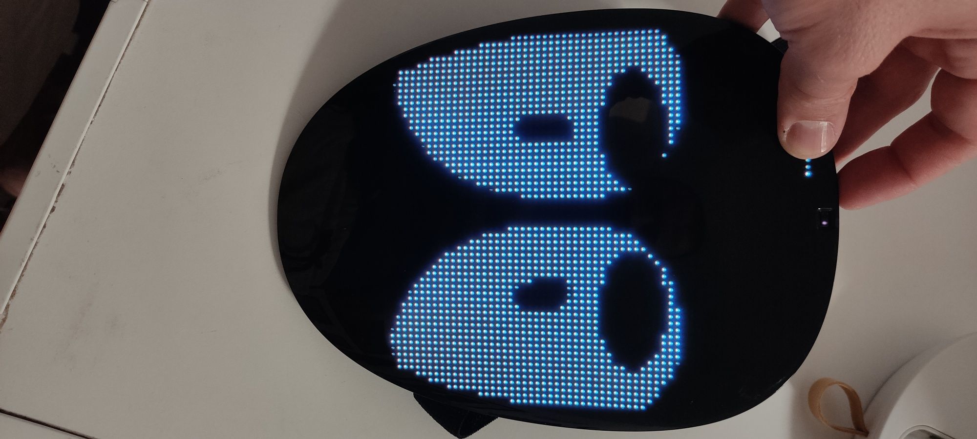 Halloween rgb art led маска с вградени анимации.