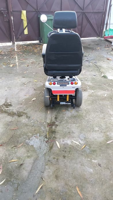 Vând cărucior  electric