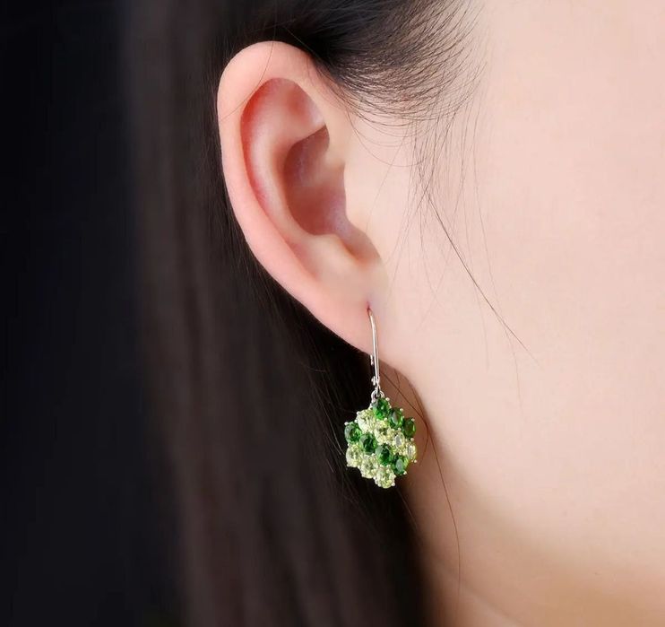 Натуральный хризолит хромдиопсид серебро серьги